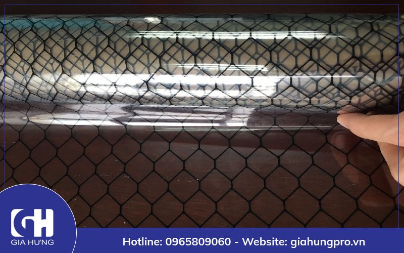 Địa chỉ sản xuất màng nhựa PVC mắt cáo - màng tĩnh điện giá rẻ Địa chỉ sản xuất màng nhựa PVC mắt cáo - màng tĩnh điện giá rẻ