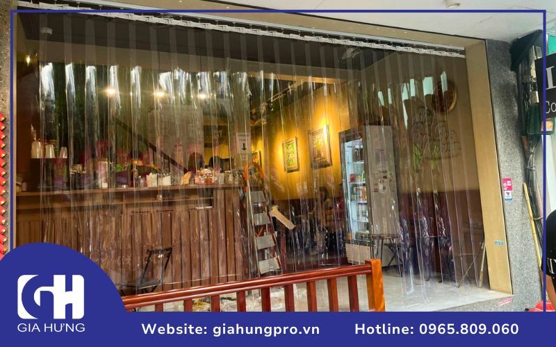 Khám phá rèm kéo ngăn lạnh sử dụng hệ kéo cao cấp  Khám phá rèm kéo ngăn lạnh sử dụng hệ kéo cao cấp