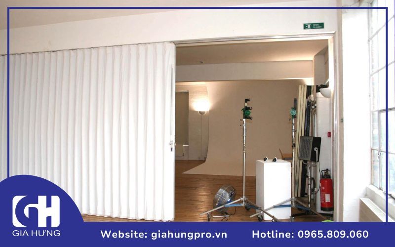 Top 3 Mẫu Vách Ngăn Cửa Xếp Nhựa Cao Cấp, Hiện Đại Top 3 Mẫu Vách Ngăn Cửa Xếp Nhựa Cao Cấp, Hiện Đại