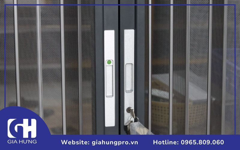 Vách xếp lá nhôm cao cấp hiện đại chống trộm gọn nhẹ Vách xếp lá nhôm cao cấp hiện đại chống trộm gọn nhẹ