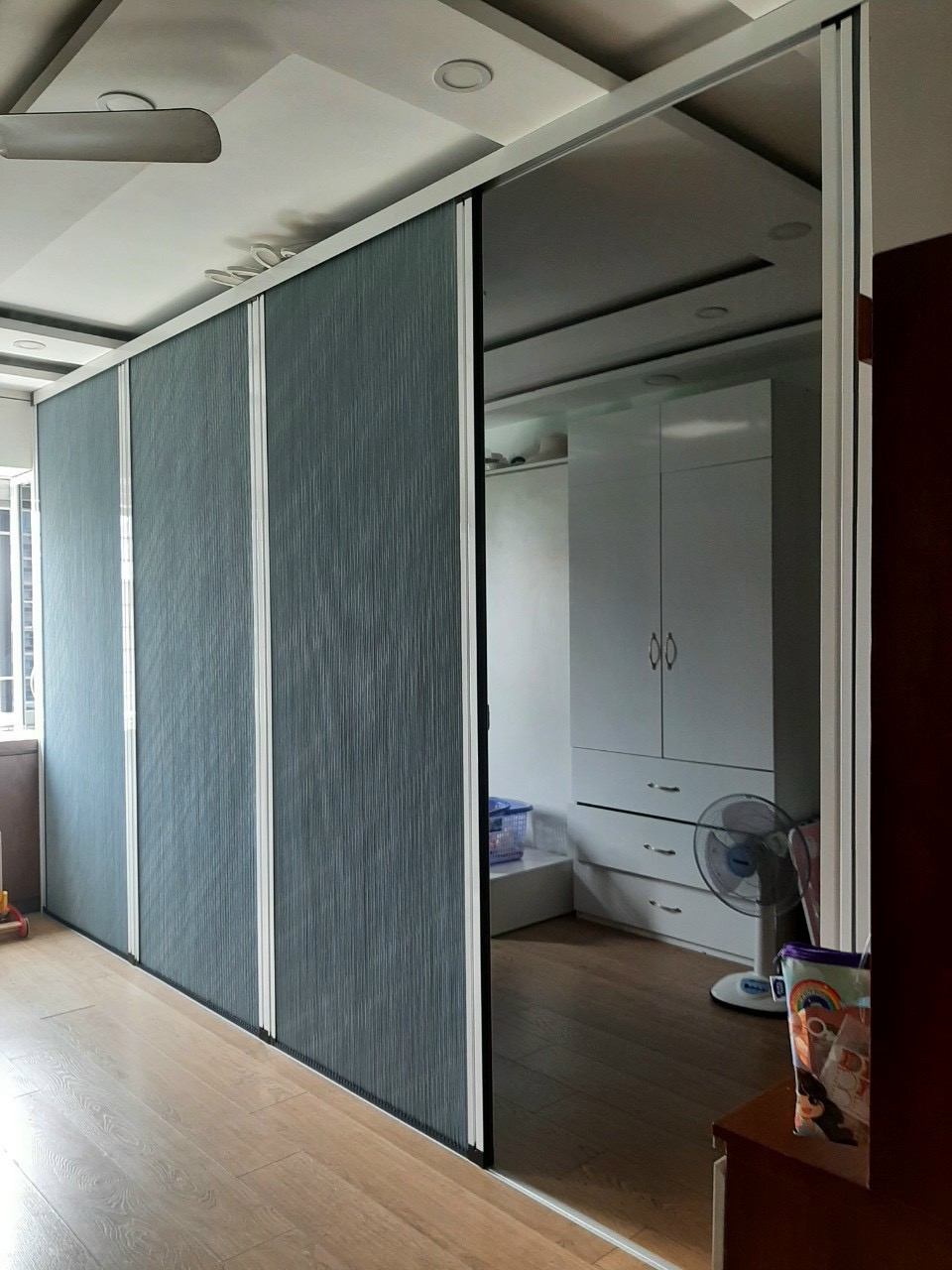 rèm tổ ong xếp xích